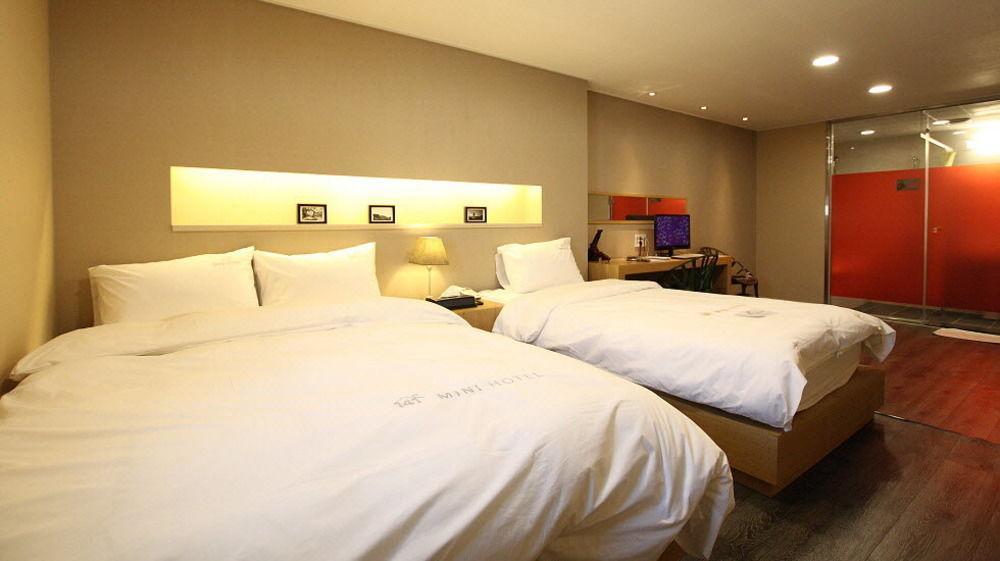 Mini Hotel 141 Kjongdzsu Kültér fotó