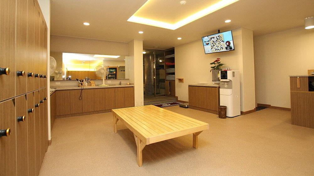 Mini Hotel 141 Kjongdzsu Kültér fotó
