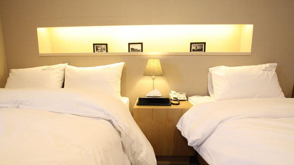 Mini Hotel 141 Kjongdzsu Kültér fotó