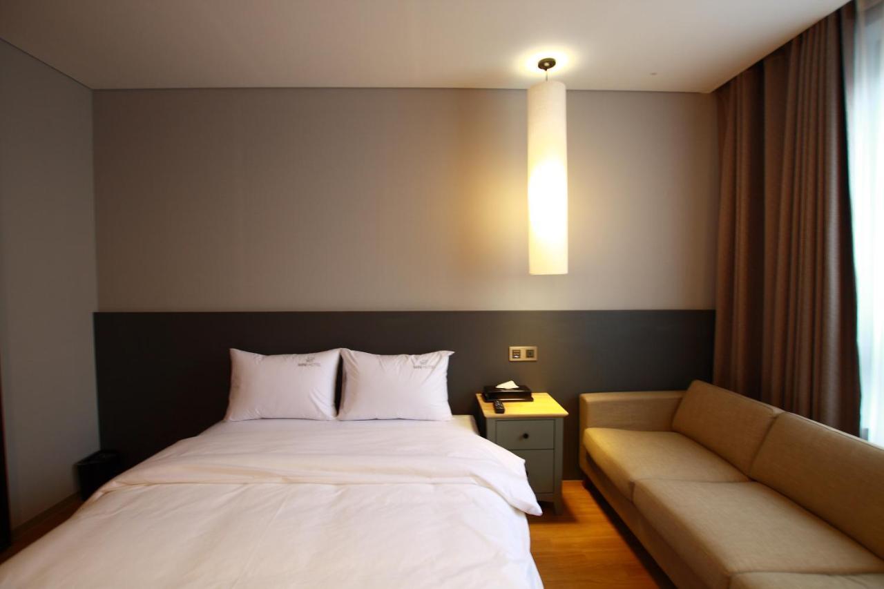 Mini Hotel 141 Kjongdzsu Kültér fotó