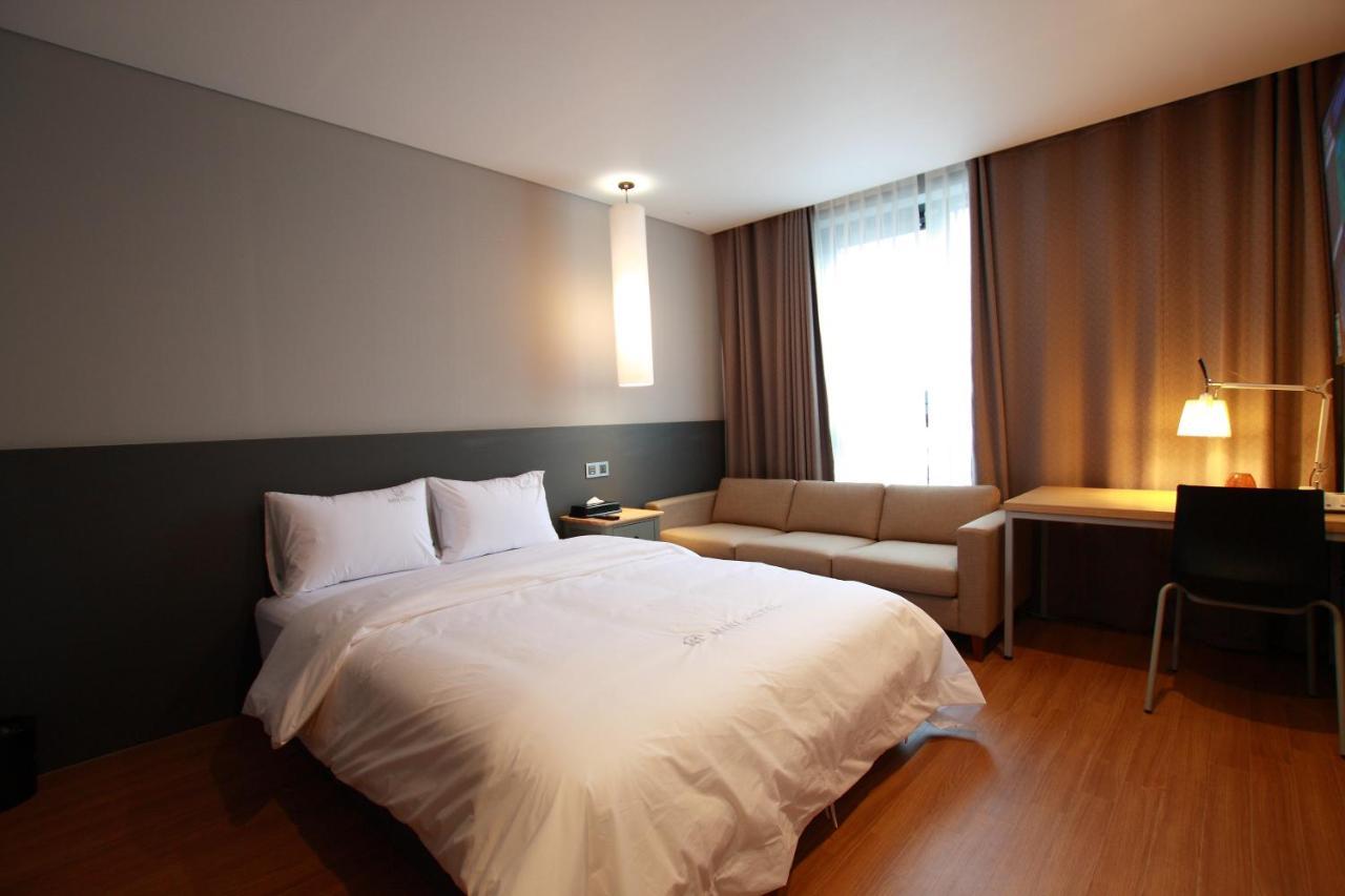 Mini Hotel 141 Kjongdzsu Kültér fotó