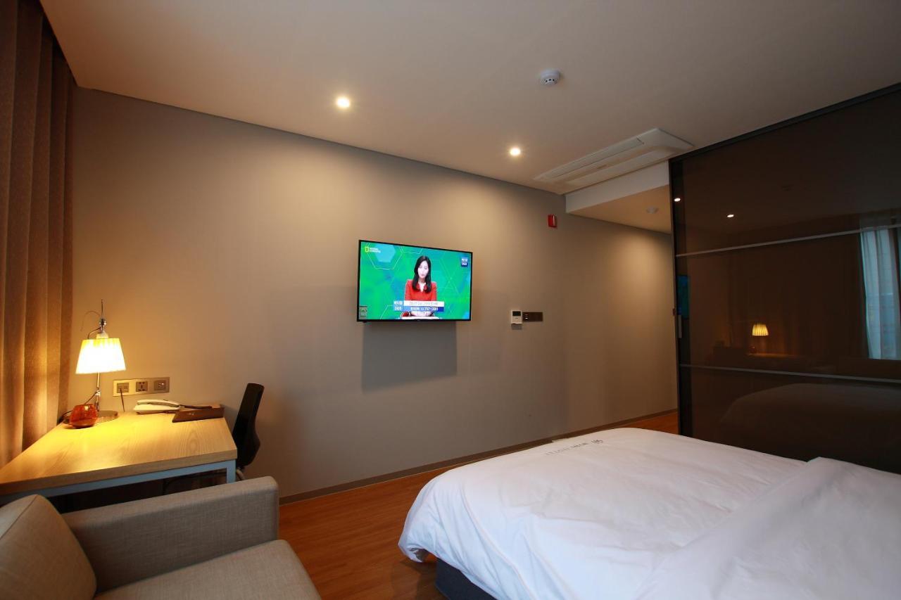 Mini Hotel 141 Kjongdzsu Kültér fotó