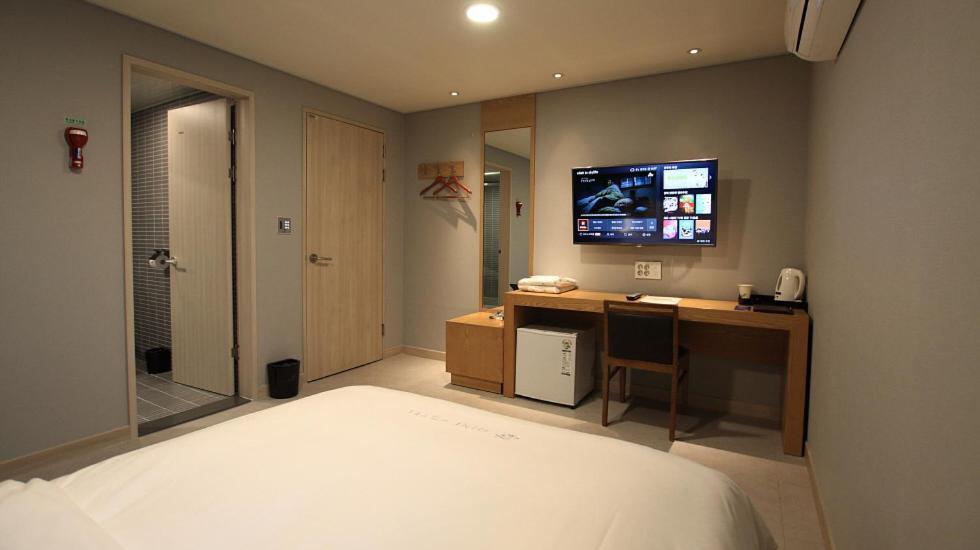 Mini Hotel 141 Kjongdzsu Kültér fotó
